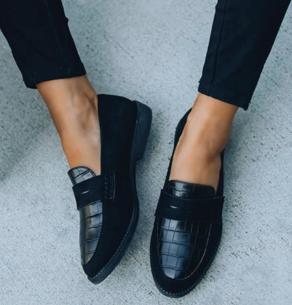 Pia - Stylish Elegance Footwear