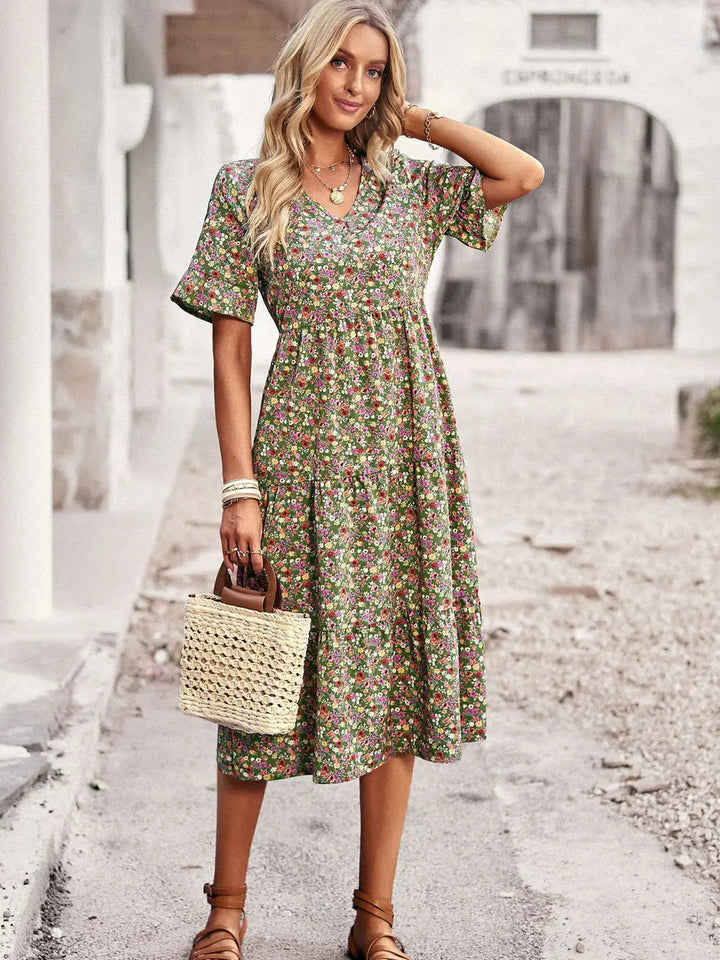 Layla™ – Chic V-Neck Floral Dress