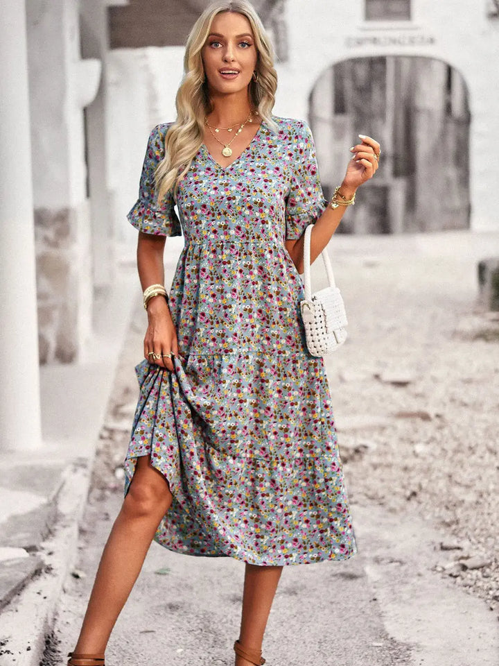Layla™ – Chic V-Neck Floral Dress